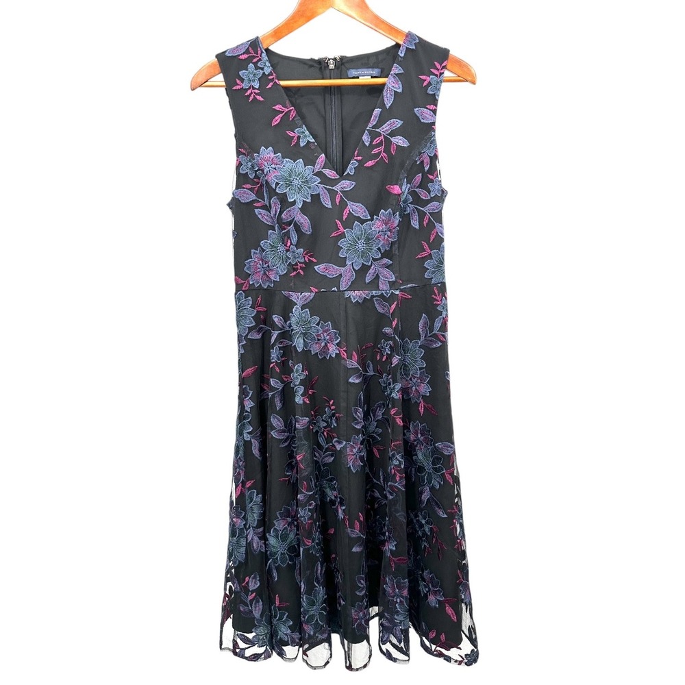 Tommy Hilfiger V-Neck Sleeveless Dress Black Floral Lace Overlay Size 6 Formal